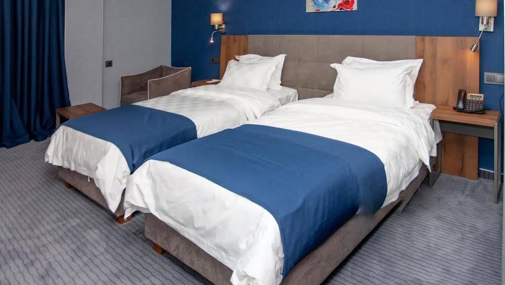 Avenue Hotel Tbilisi ภายนอก รูปภาพ