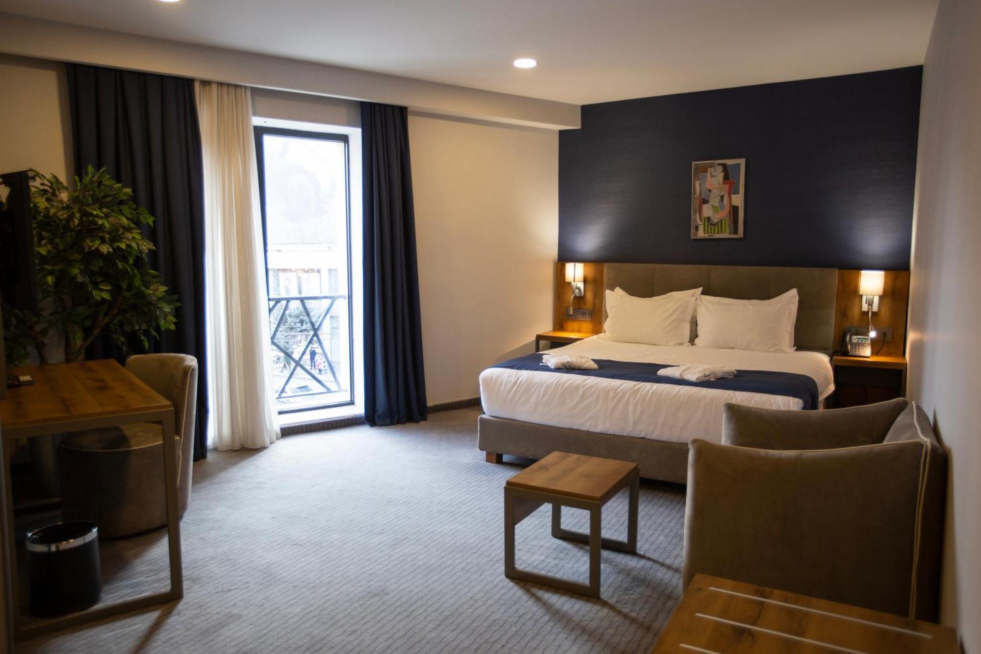Avenue Hotel Tbilisi ภายนอก รูปภาพ