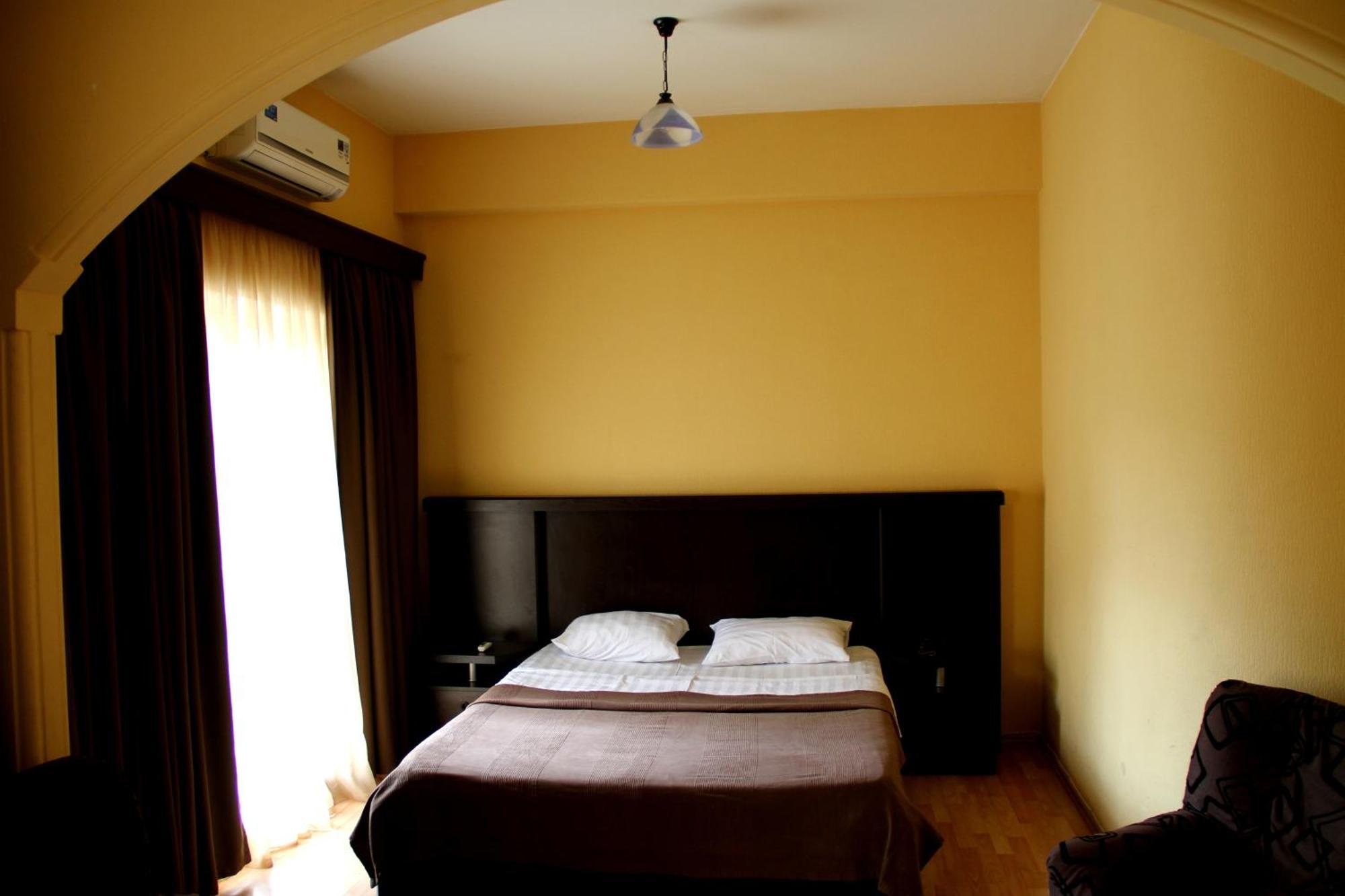 Avenue Hotel Tbilisi ภายนอก รูปภาพ