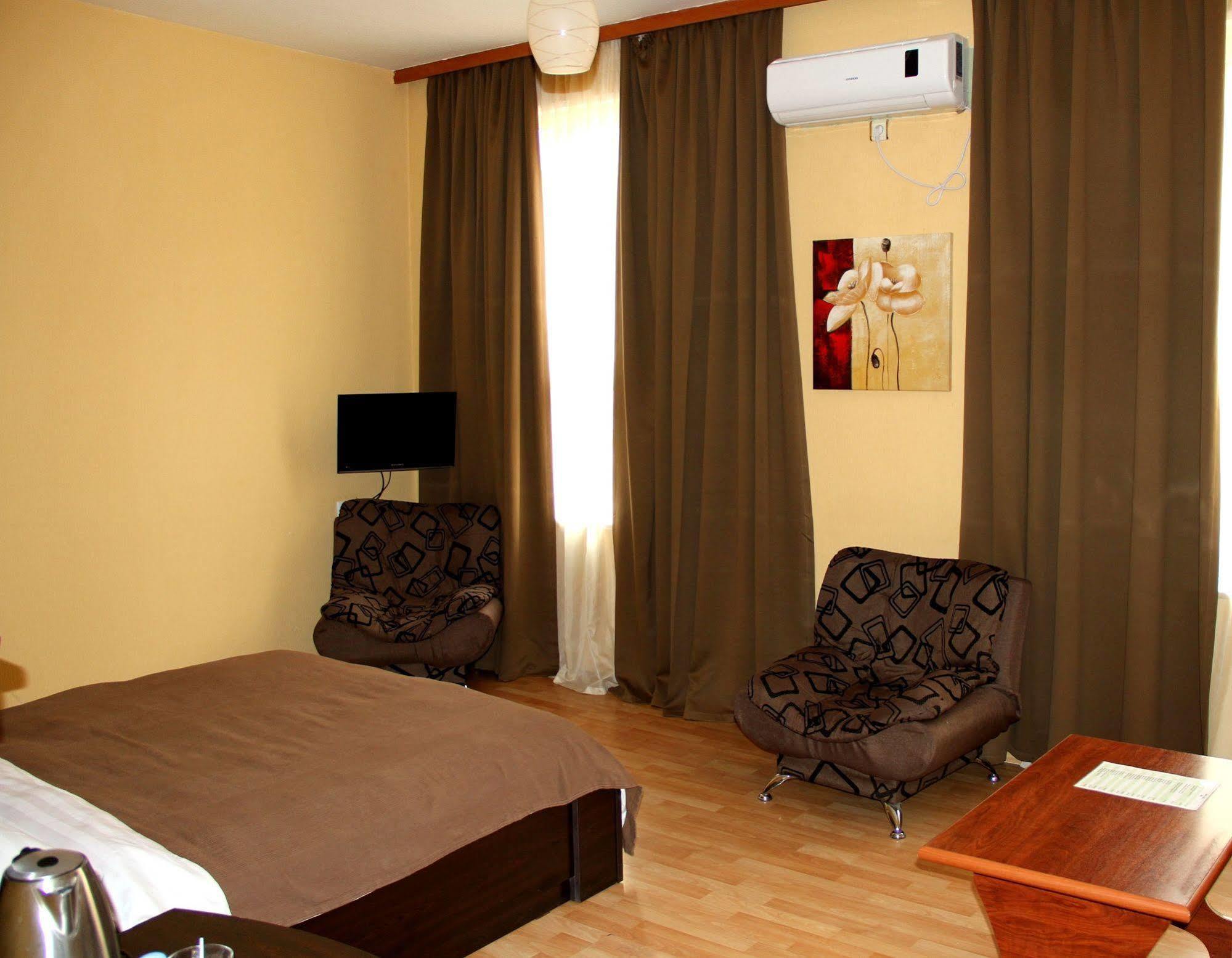 Avenue Hotel Tbilisi ภายนอก รูปภาพ